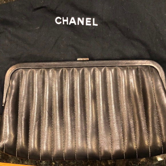 CHANEL Handbags - CHANEL Blk Lambskin Mademoiselle Ligne Clutch